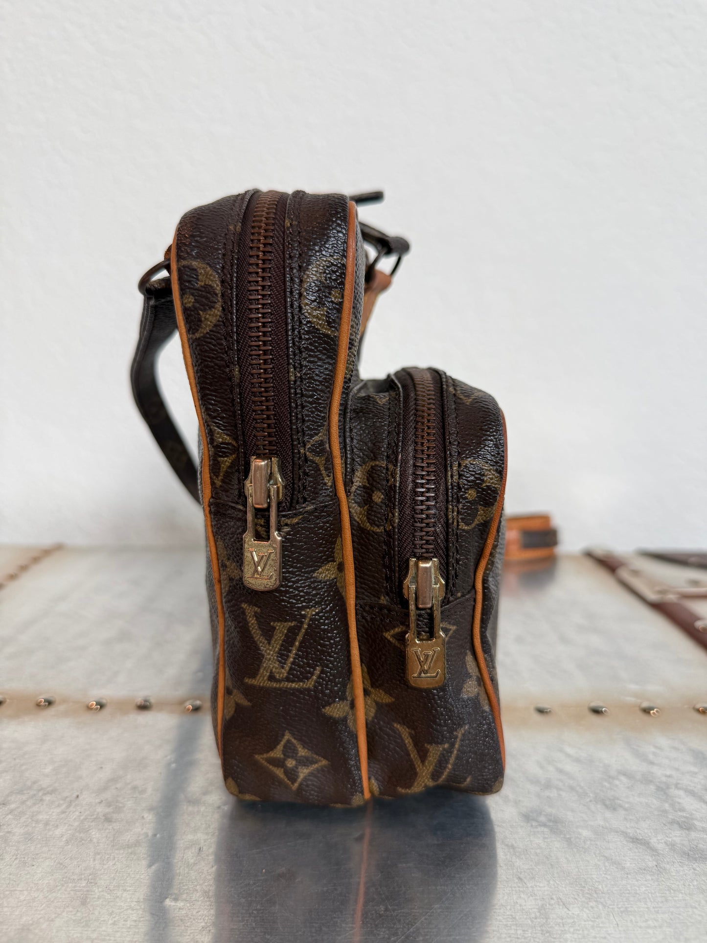 Pre-owned Louis Vuitton Mini Amazon Monogram Crossbody Bag