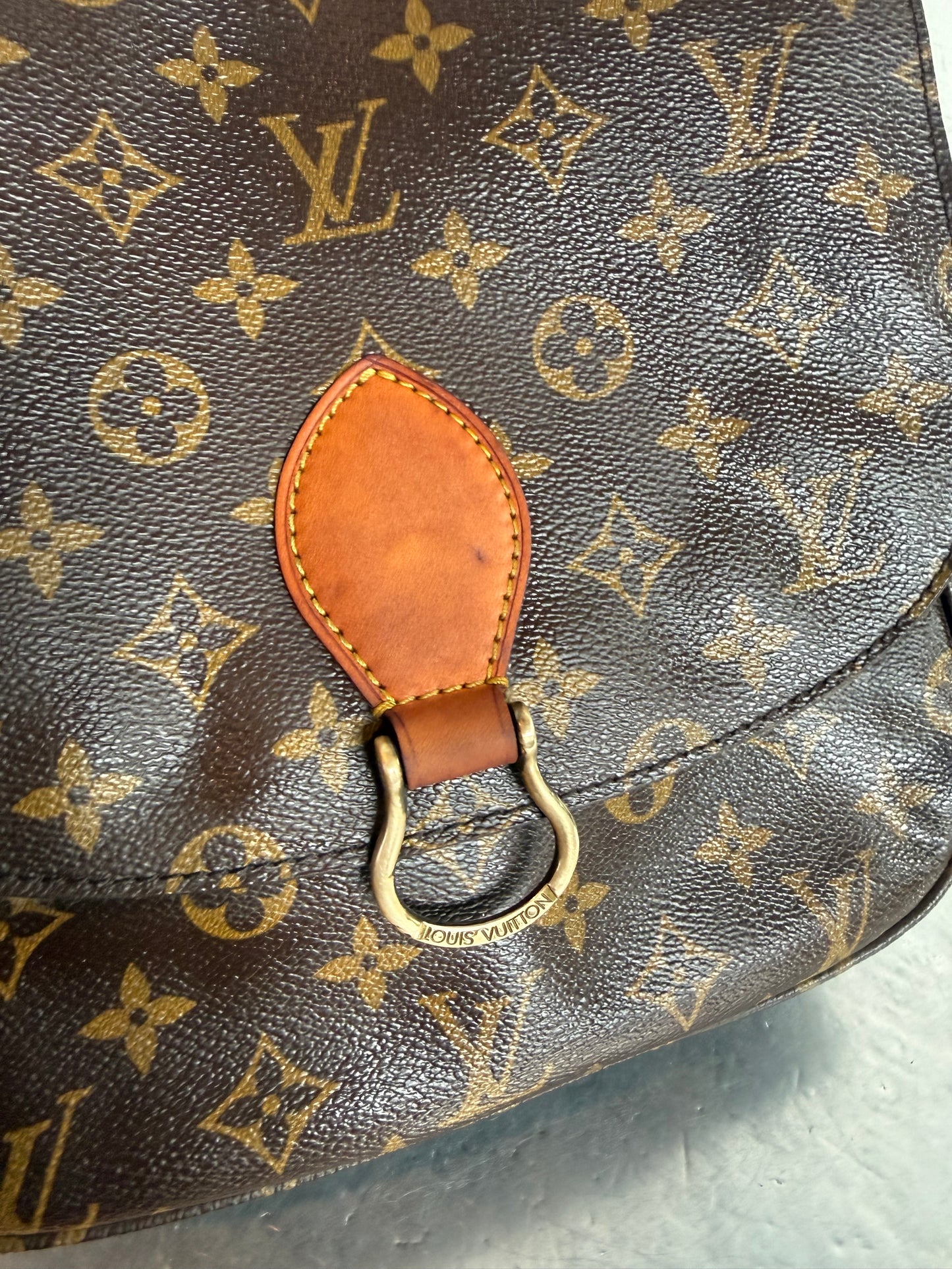 Pre-owned Authentic Louis Vuitton Saint Cloud GM Monogram Crossbody Bag