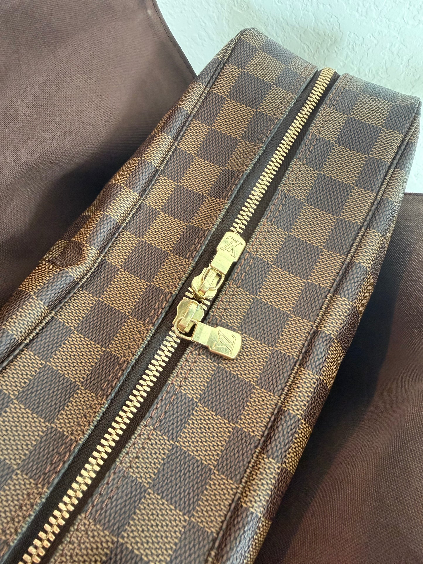Pre-owned Authentic Louis Vuitton Naviglio Damier Ebene Crossbody Bag