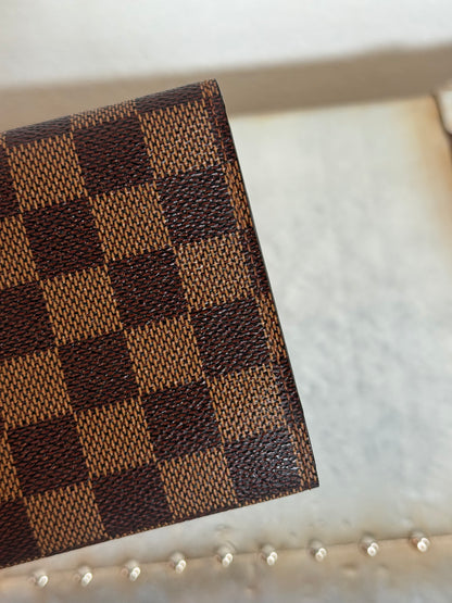 Pre-owned Authentic Louis Vuitton Portefeuille  International Damier Wallet