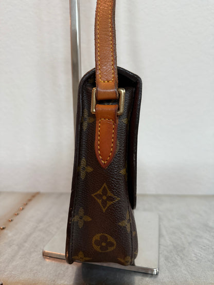 Pre-owned Authentic Louis Vuitton Saint Cloud MM Monogram Shoulder / Crossbody Bag