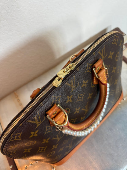 Pre-owned Authentic Louis Vuitton Alma PM Monogram Handbag
