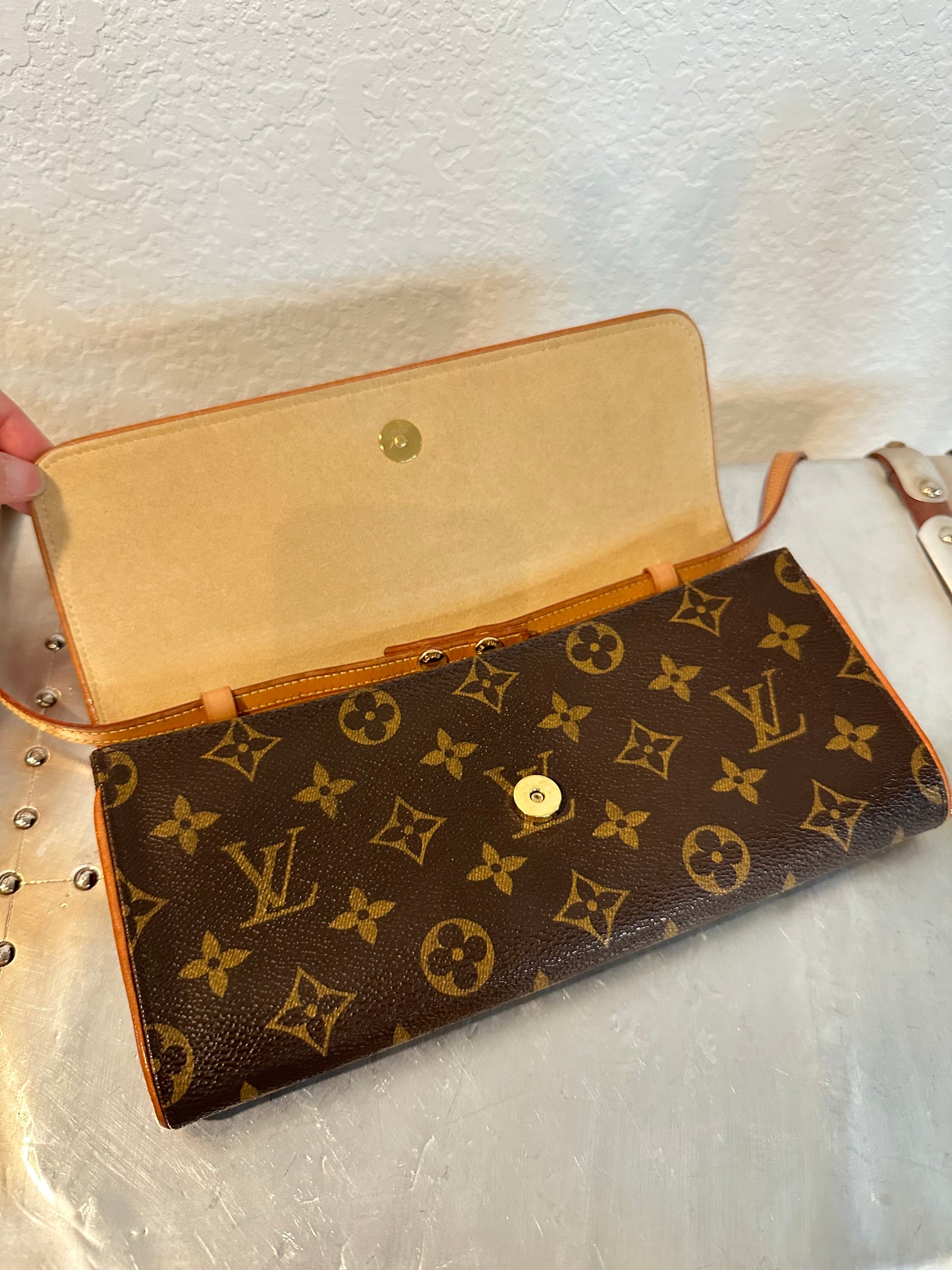 Pre-owned Authentic Louis Vuitton Pochette Twin GM Monogram Shoulder Bag