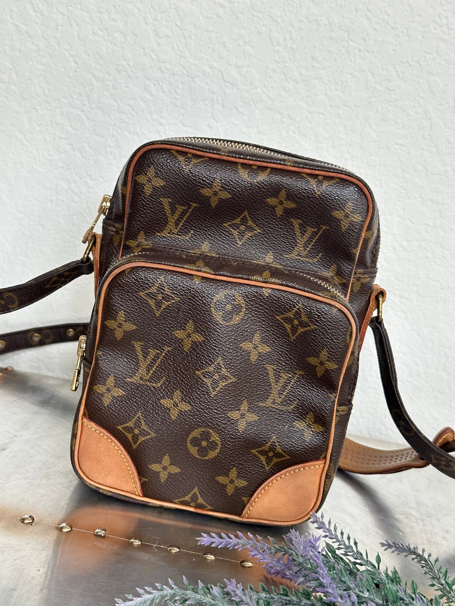 Pre-owned Authentic Louis Vuitton Amazon Monogram Crossbody Bag