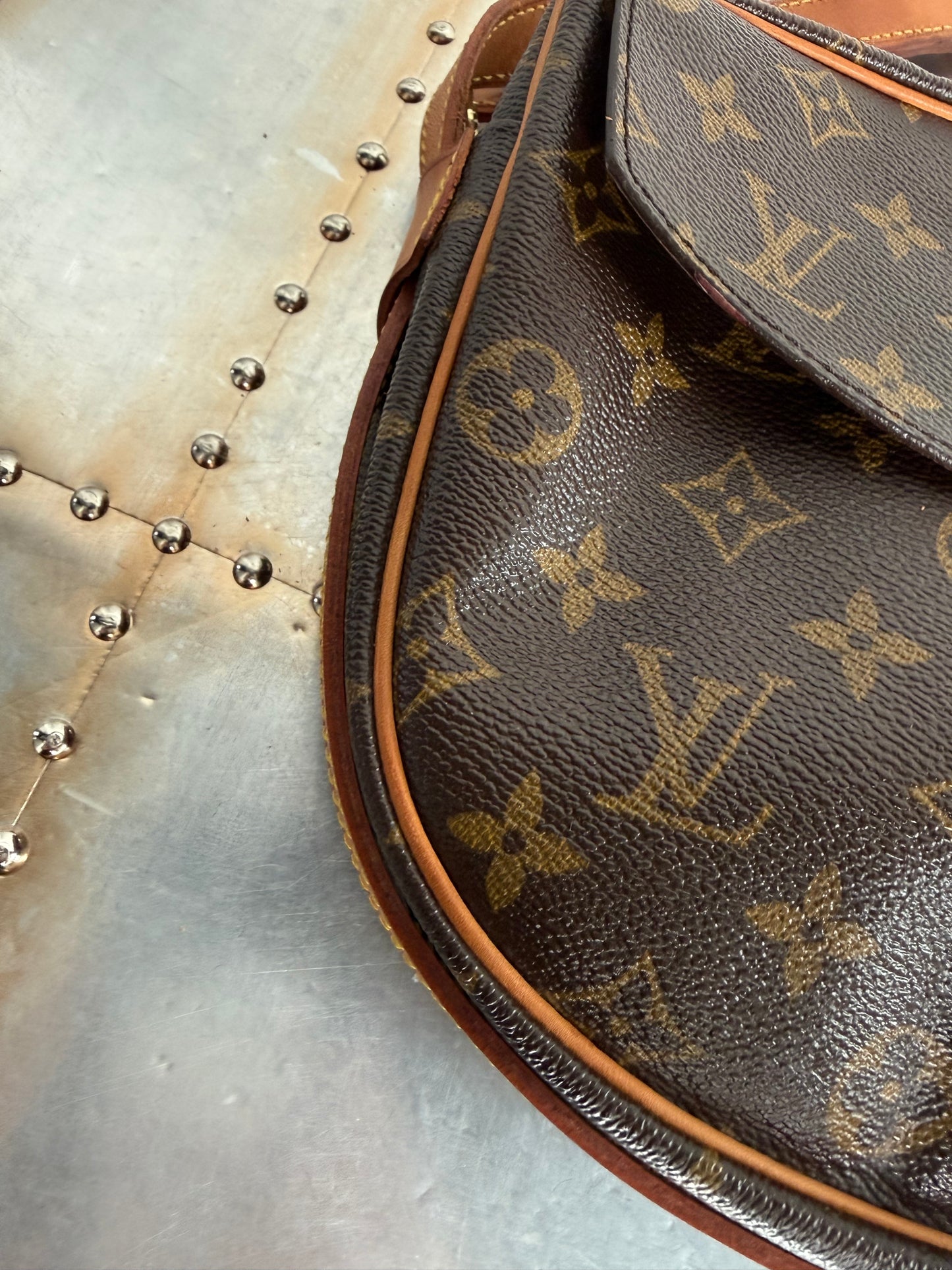 Pre-owned Authentic Louis Vuitton Jeune Fille GM Monogram Crossbody Bag