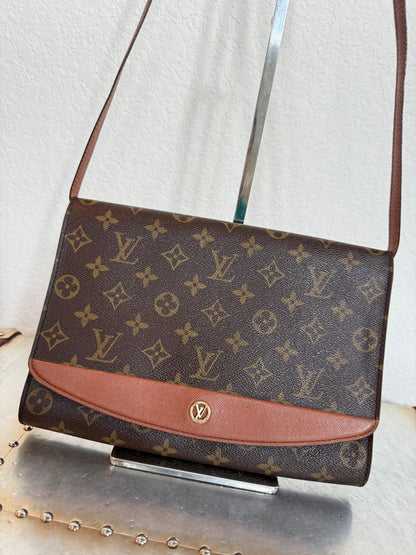 Pre-owned Authentic Louis Vuitton Bordeaux 27 2-Way Clutch / Shoulder Bag