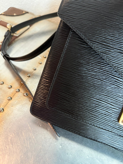 Pre-owned Authentic Louis Vuitton Monceau Epi Black Shoulder / Crossbody Bag