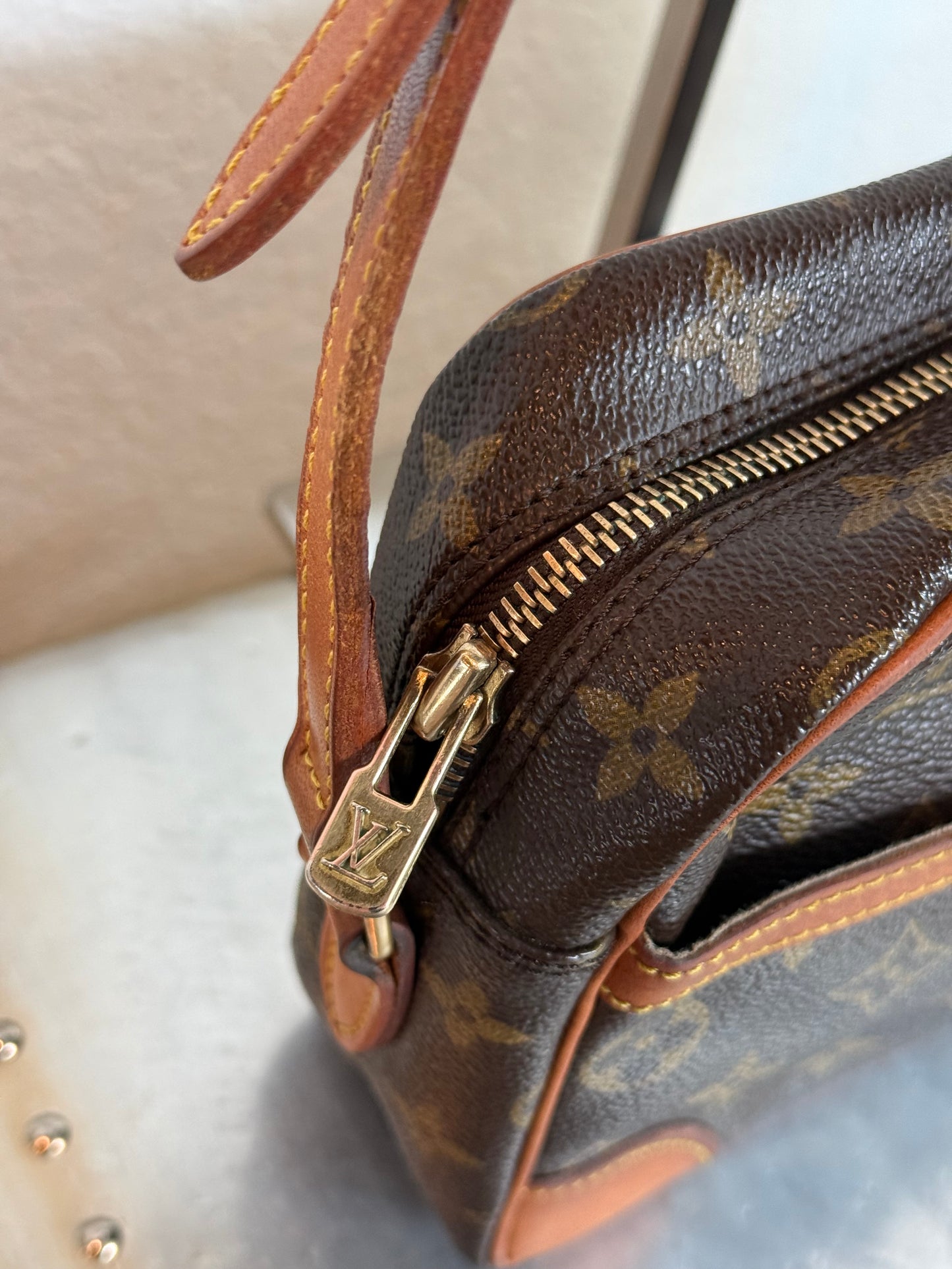 Pre-owned Authentic Louis Vuitton Trocadero 27 Monogram Crossbody Bag