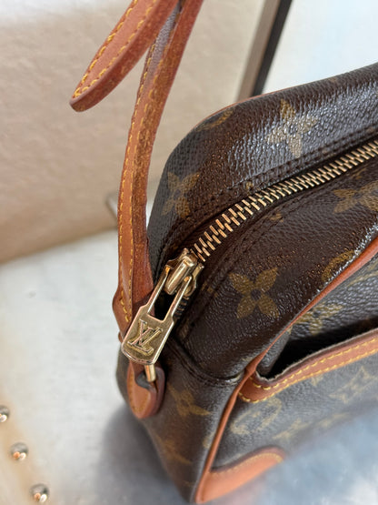 Pre-owned Authentic Louis Vuitton Trocadero 27 Monogram Crossbody Bag