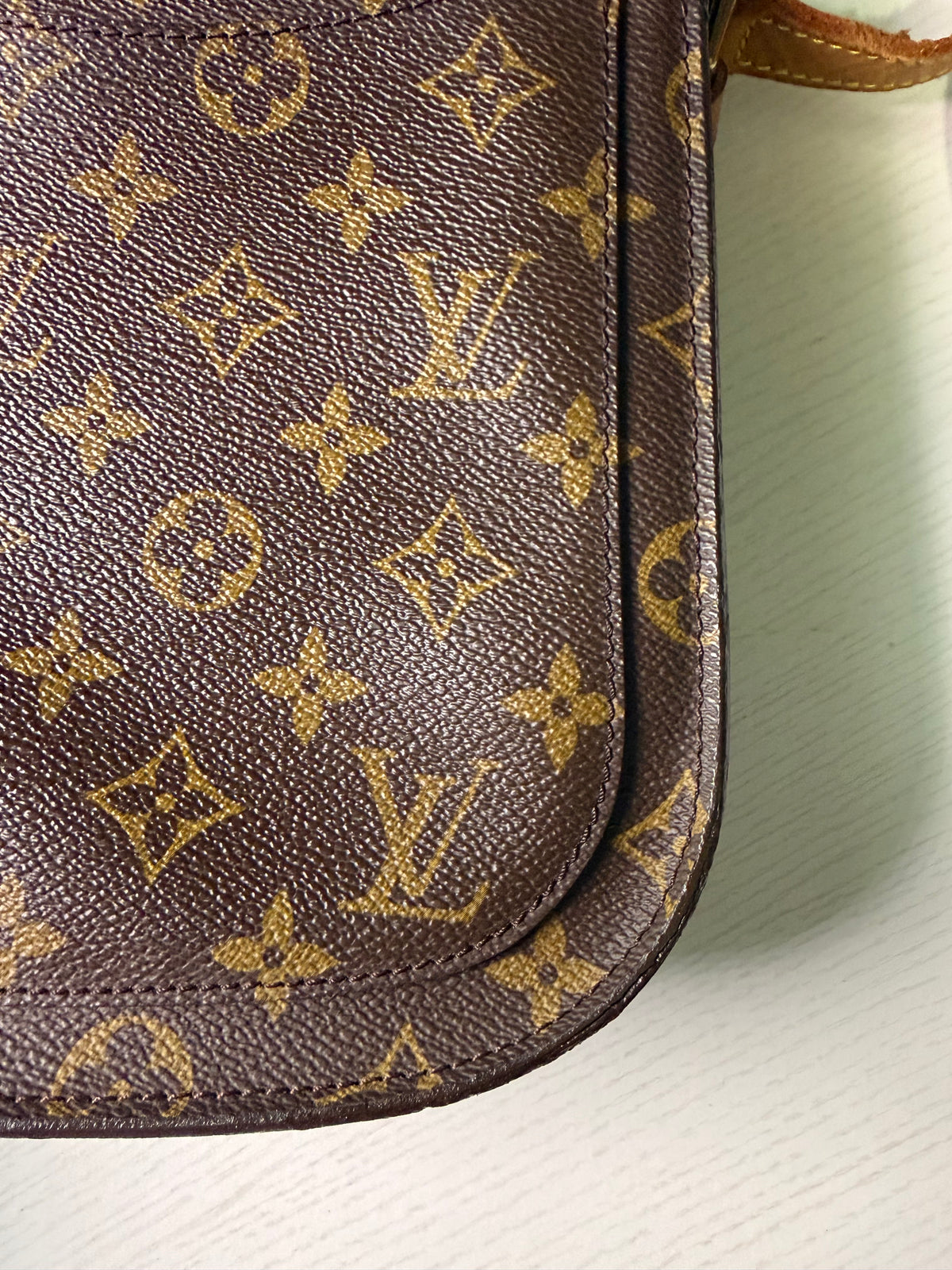 Pre-owned Authentic Louis Vuitton Saint Cloud GM Monogram Crossbody Bag
