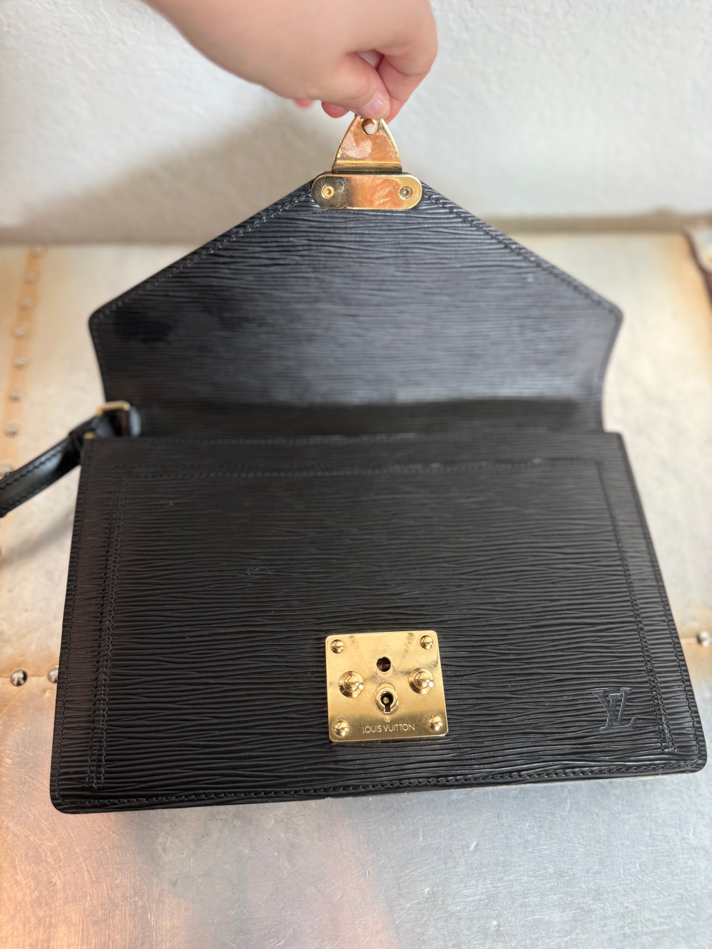 Pre-owned Authentic Louis Vuitton Sellier Dragonne Epi Black Clutch Bag