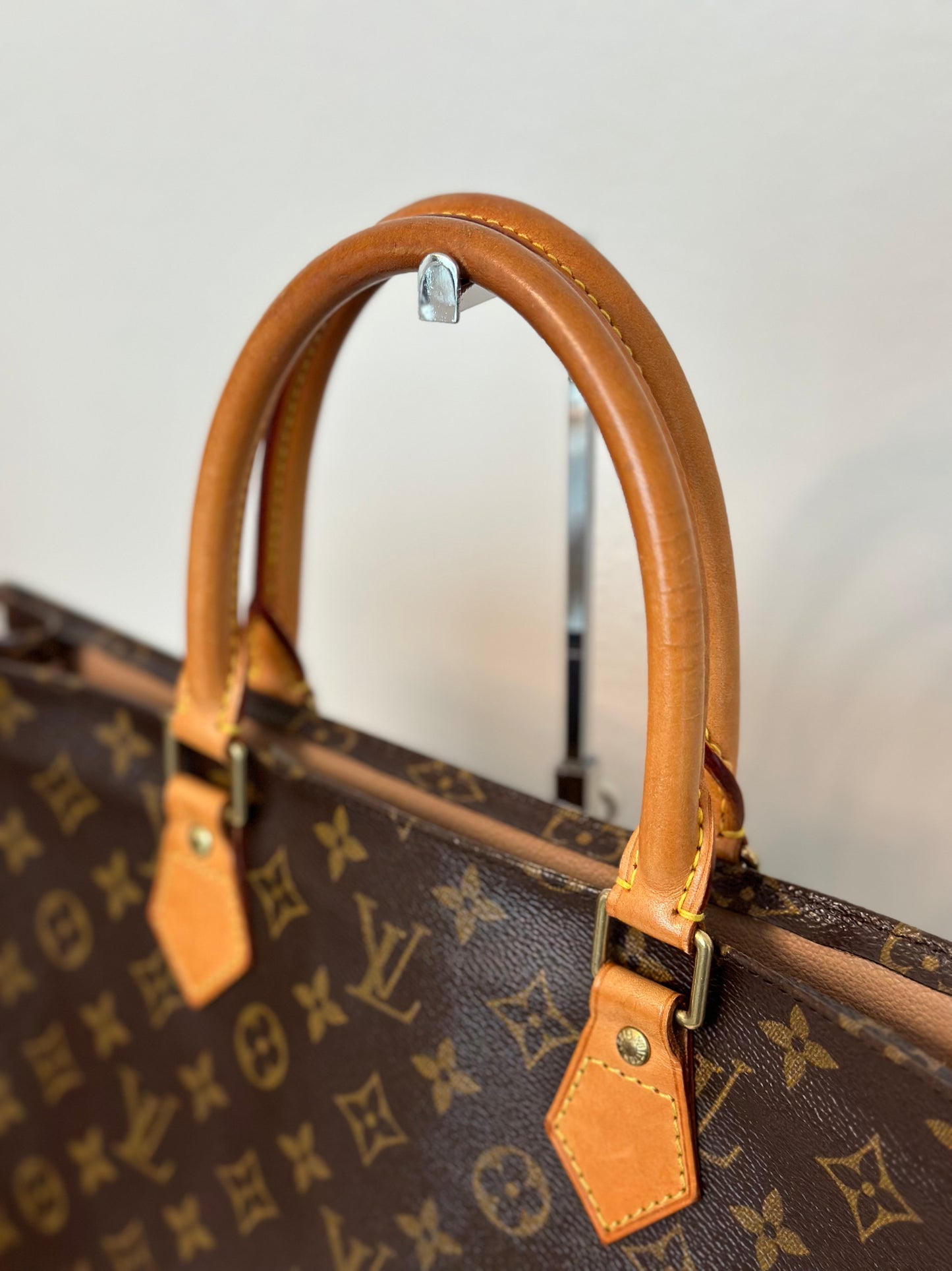 Pre-owned Authentic Louis Vuitton Sac Plat GM Monogram Handbag