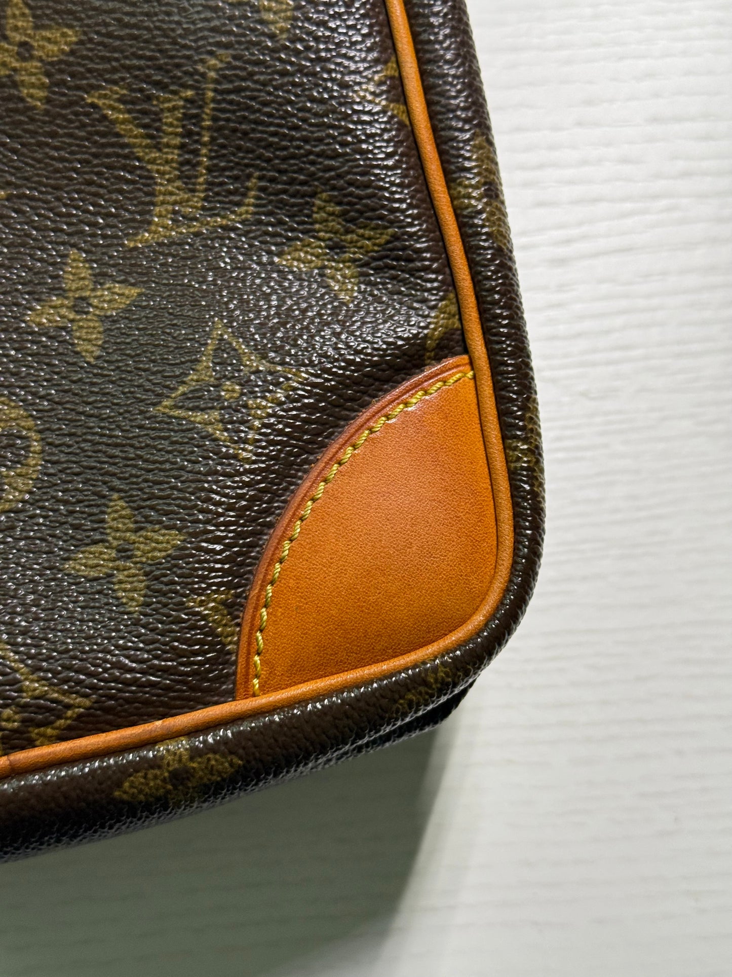 Pre-owned Authentic Louis Vuitton Amazon Monogram Crossbody Bag