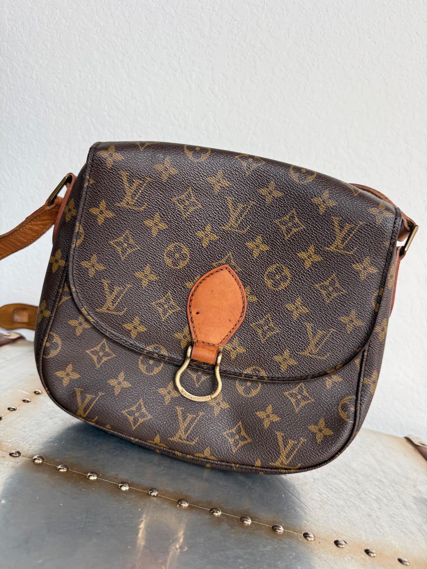 Pre-owned Authentic Louis Vuitton Saint Cloud GM Monogram Crossbody Bag
