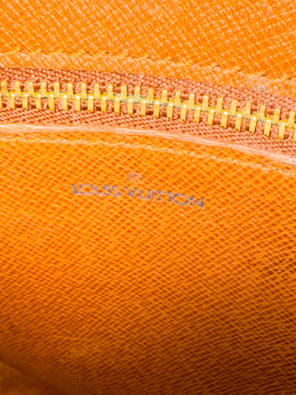 Pre-owned Authentic Louis Vuitton Saint Cloud MM Monogram Crossbody Bag