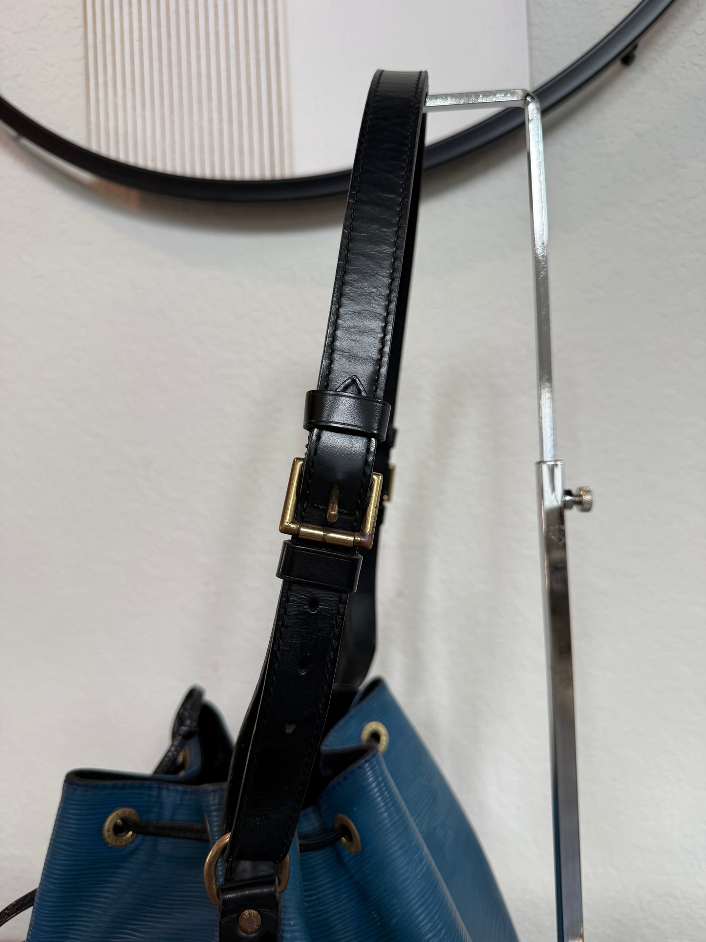 Pre-owned Authentic Louis Vuitton Petite Noe Epi  Shoulder Bag