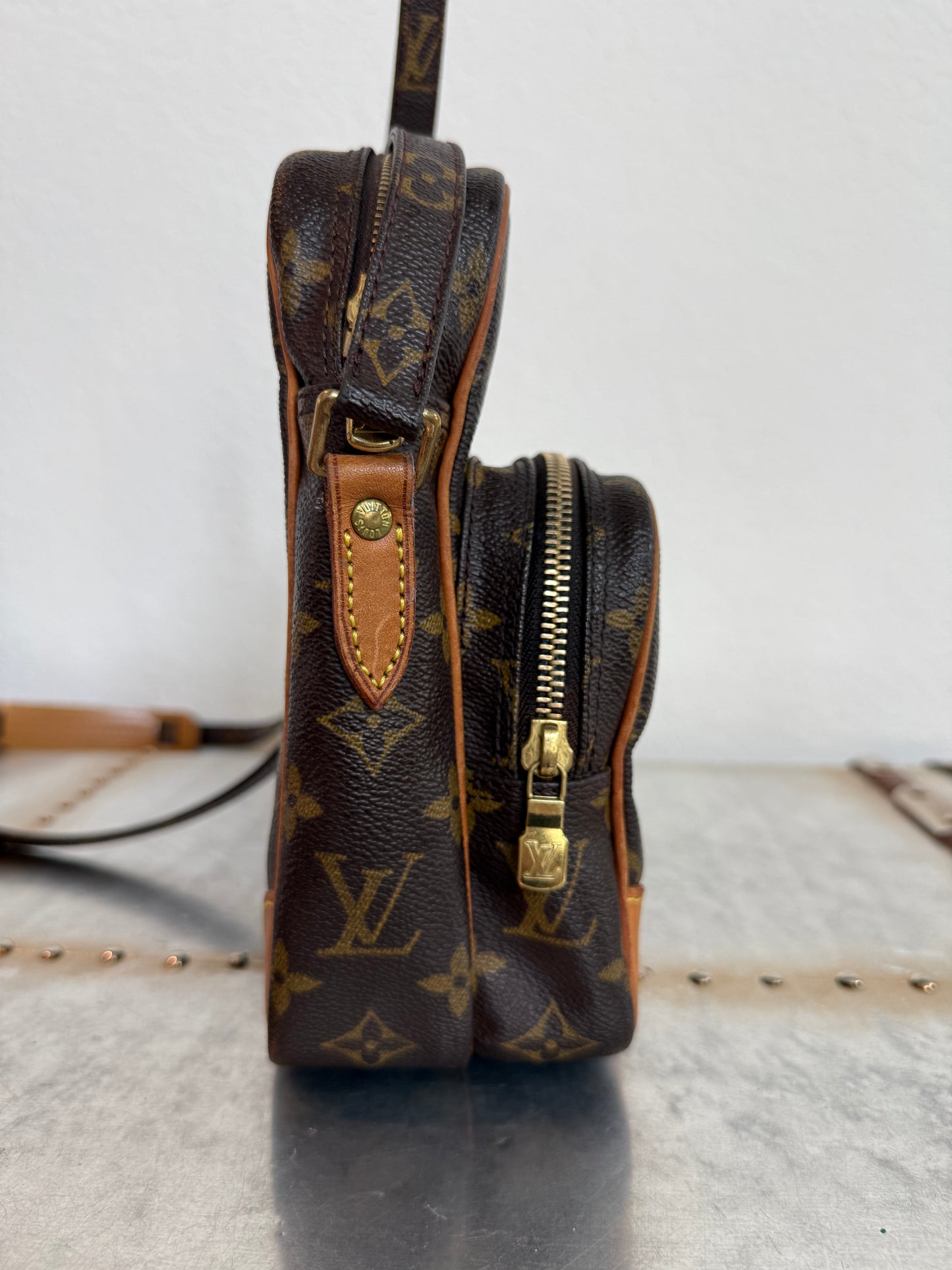 Pre-owned Authentic Louis Vuitton Amazon Monogram Crossbody Bag
