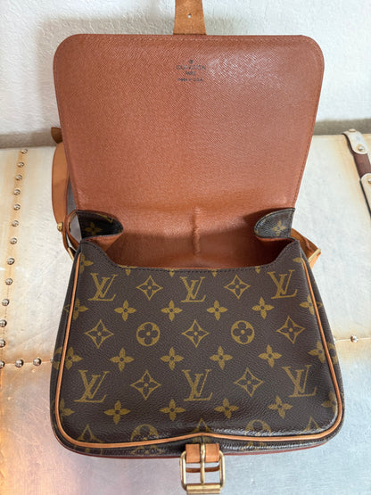 Pre-owned Louis Vuitton Cartouchiere MM Monogram Shoulder / Crossbody Bag