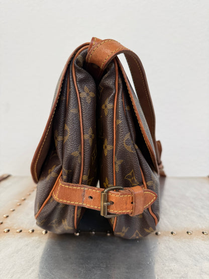 Pre-owned Authentic Louis Vuitton Saumur 30 Monogram Crossbody Bag