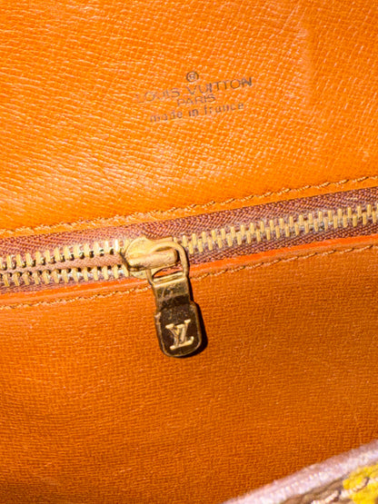 Pre-owned Authentic Louis Vuitton Saint Cloud GM Monogram Crossbody Bag