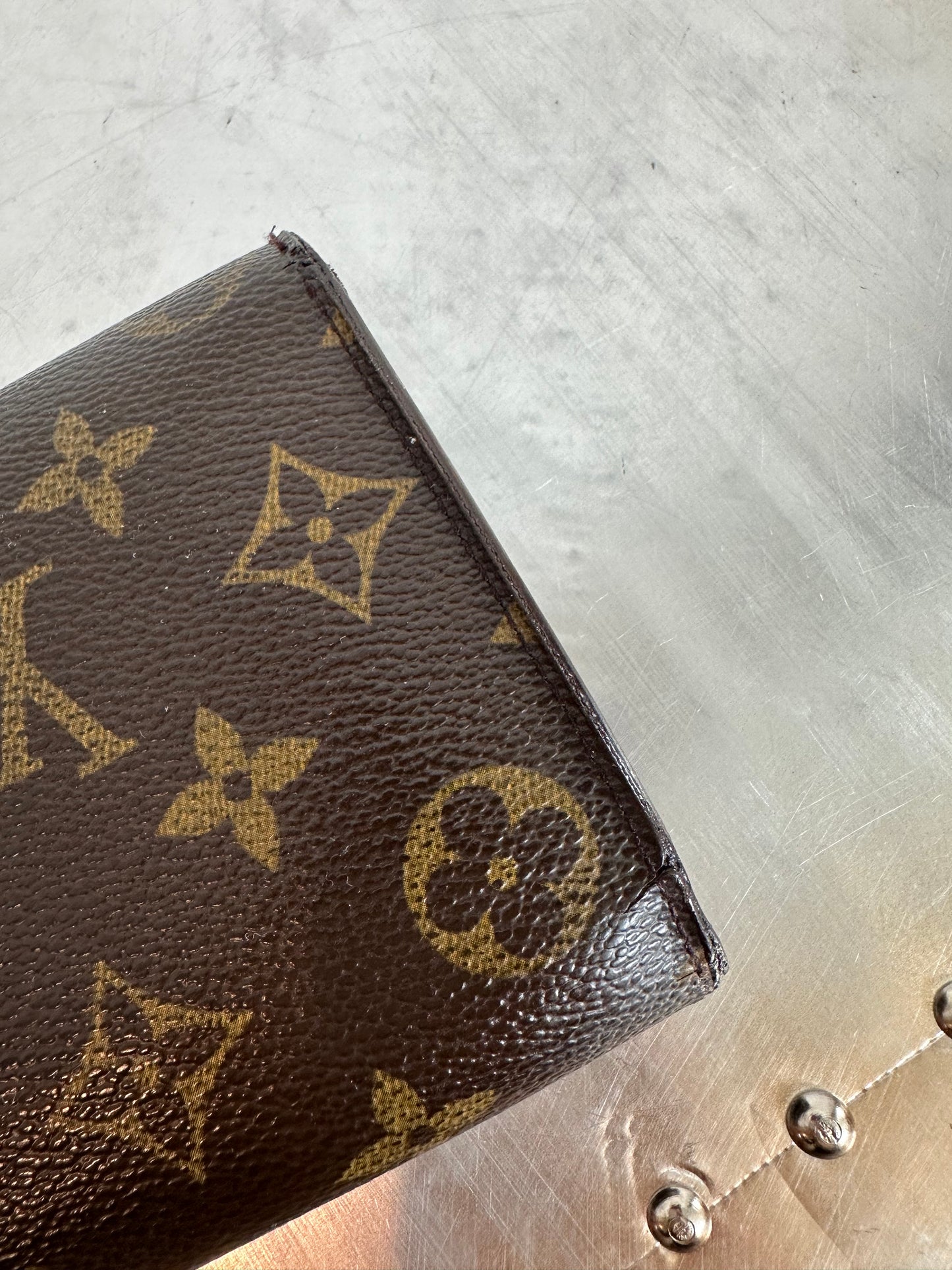 Pre-owned Authentic Louis Vuitton Portefeuille  International Monogram Wallet