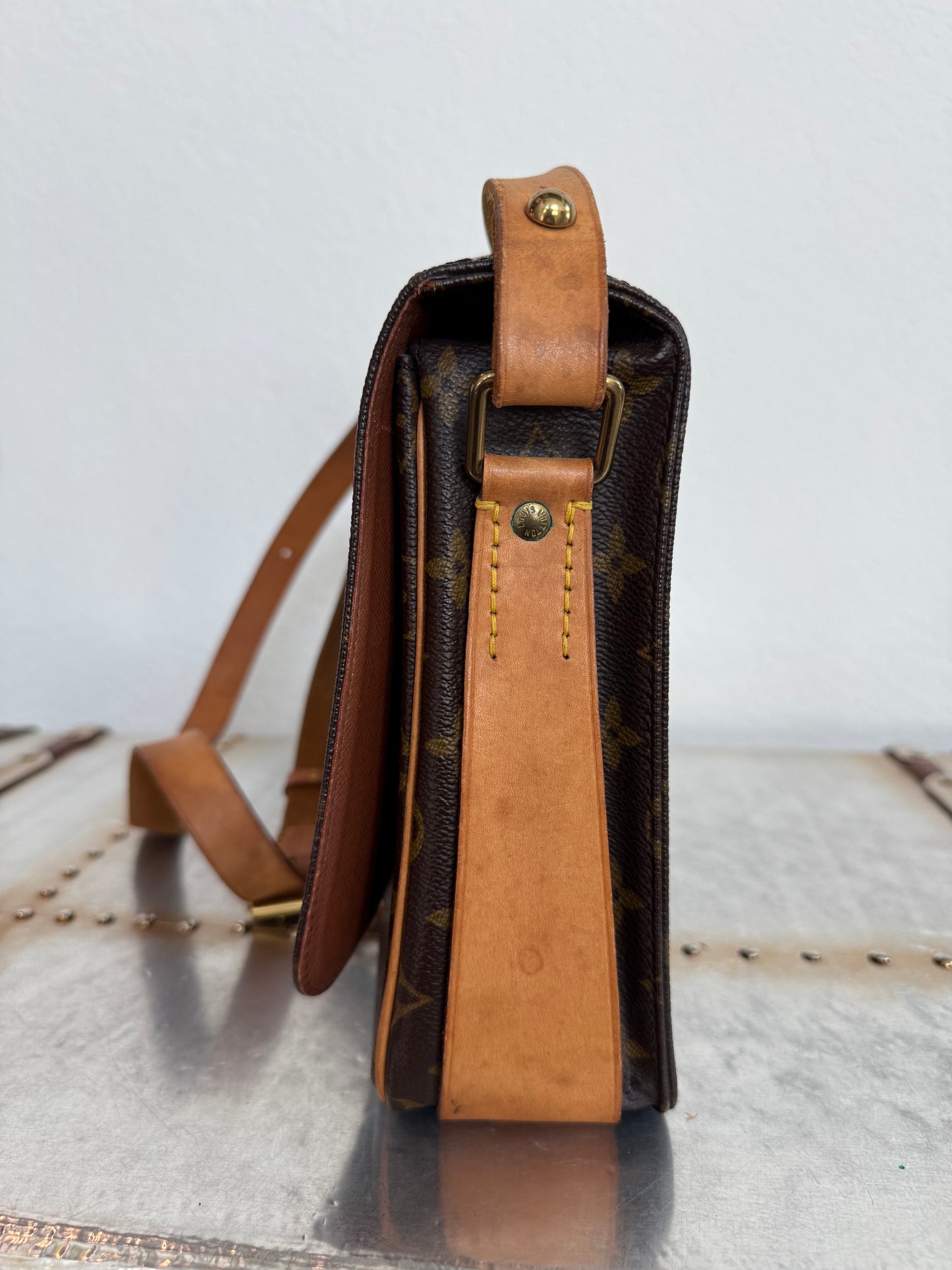 Pre-owned Louis Vuitton Cartouchiere GM Monogram Shoulder / Crossbody Bag