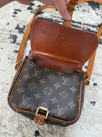 Pre-owned Louis Vuitton Cartouchiere PM Monogram Shoulder / Crossbody Bag