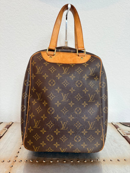 Pre-owned Authentic Louis Vuitton Excursion Monogram Handbag