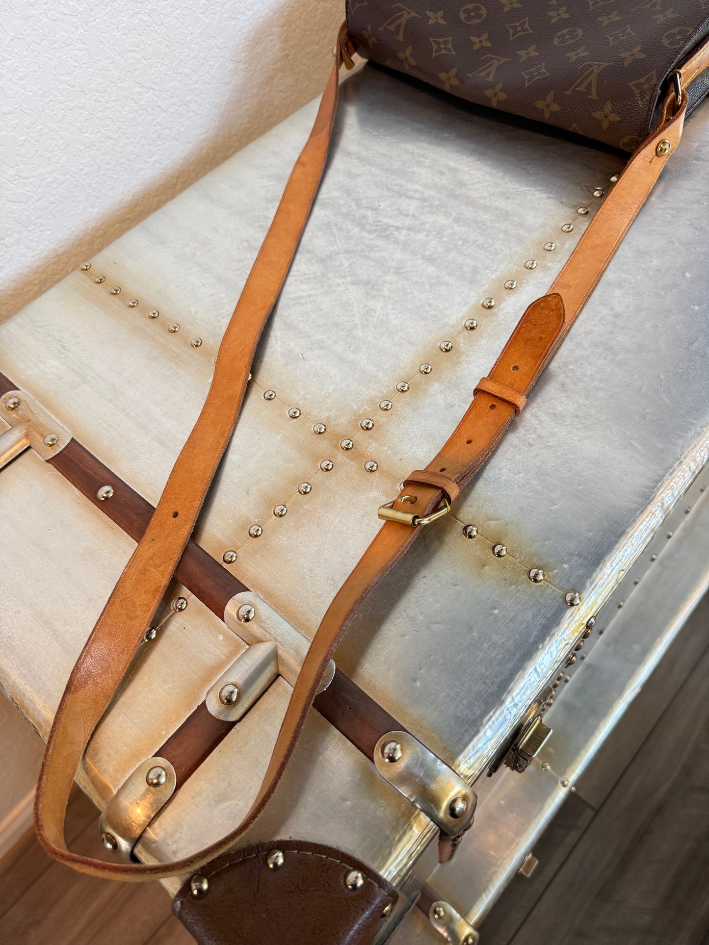 Pre-owned Louis Vuitton Cartouchiere GM Monogram Shoulder / Crossbody Bag