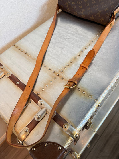 Pre-owned Louis Vuitton Cartouchiere GM Monogram Shoulder / Crossbody Bag