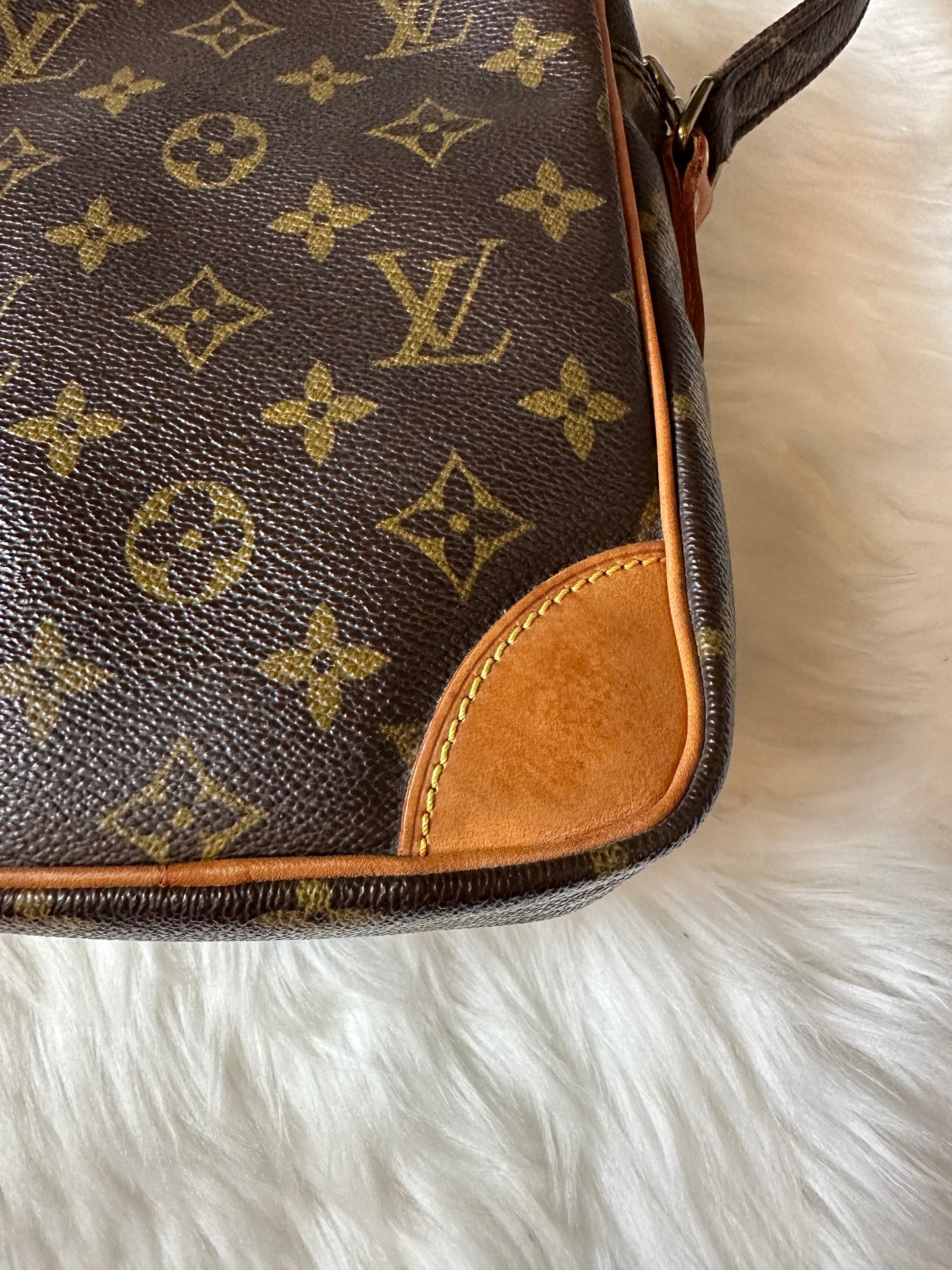 Pre-owned Authentic Louis Vuitton Amazon Monogram Crossbody Bag