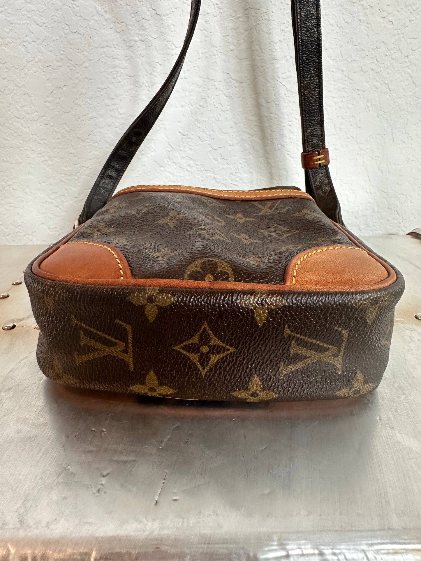 Pre-owned Authentic Louis Vuitton Danube Monogram Crossbody Bag