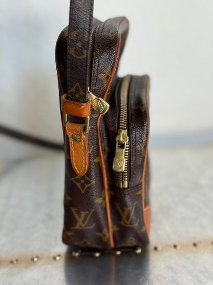 Pre-owned Authentic Louis Vuitton Amazon Monogram Crossbody Bag