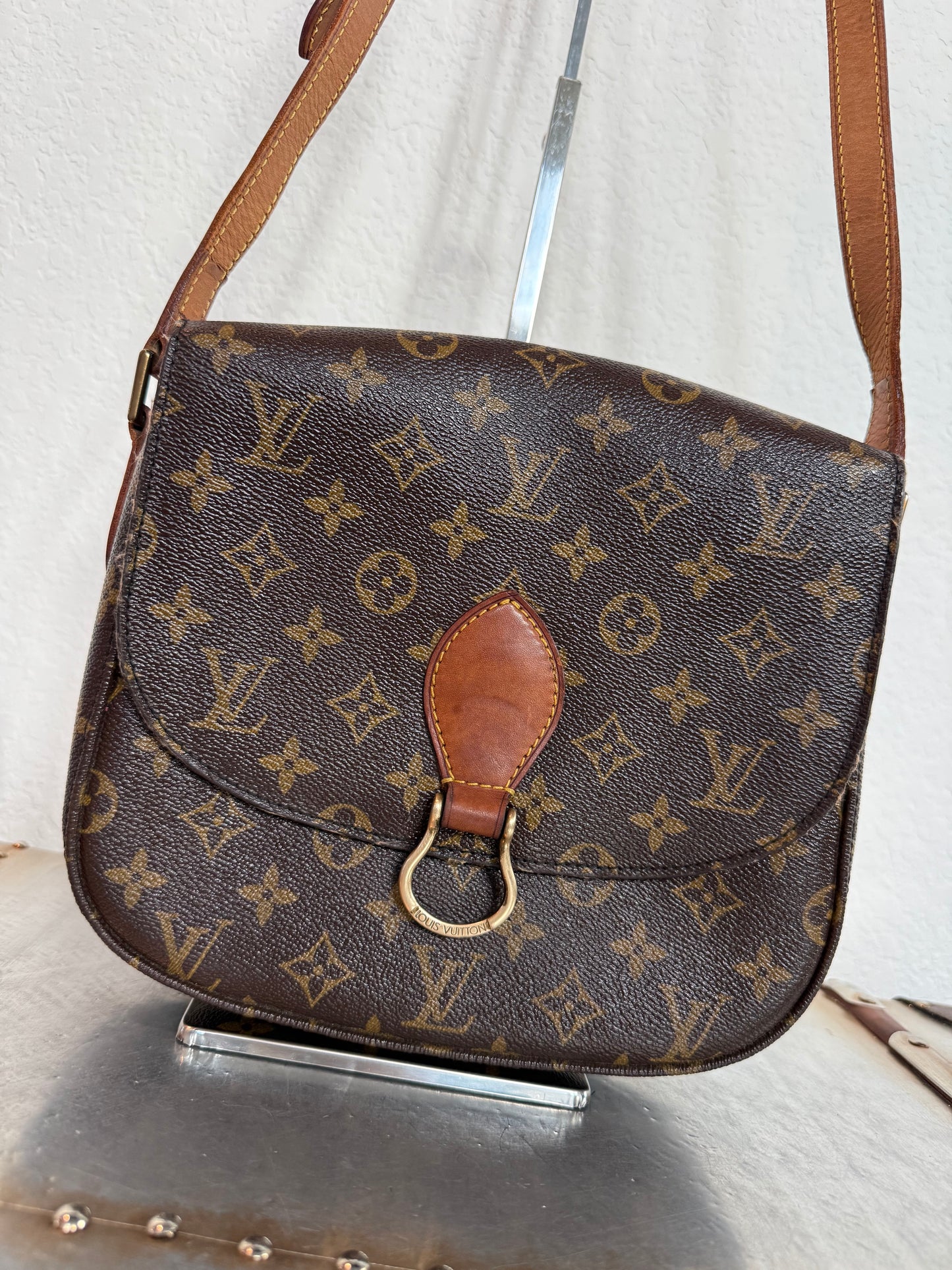 Pre-owned Authentic Louis Vuitton Saint Cloud GM Monogram Crossbody Bag