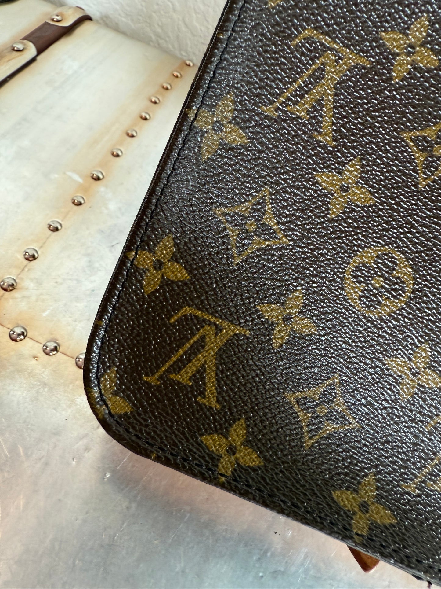 Pre-owned Louis Vuitton Cartouchiere MM Monogram Shoulder / Crossbody Bag