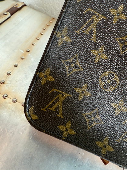 Pre-owned Louis Vuitton Cartouchiere MM Monogram Shoulder / Crossbody Bag