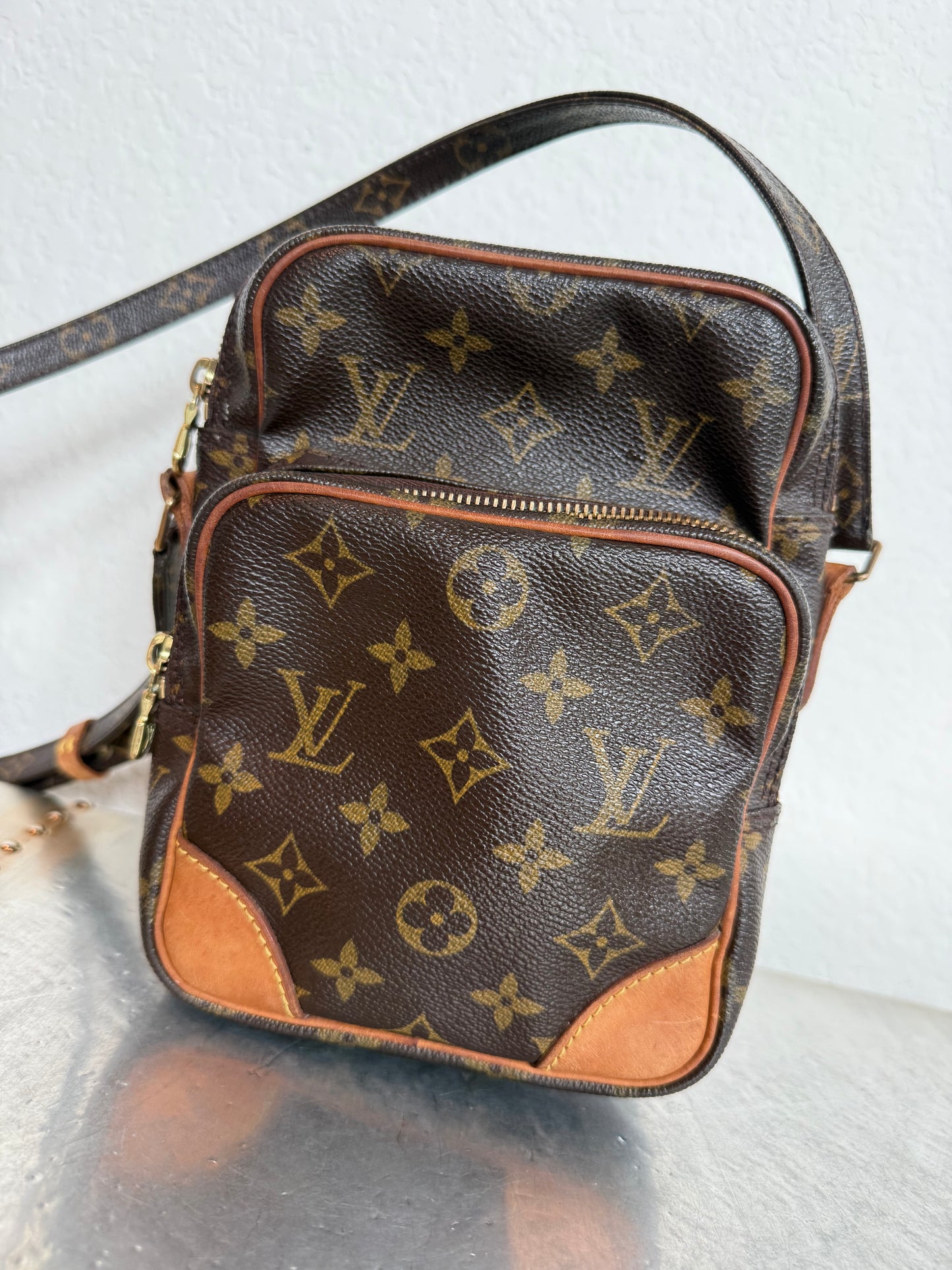 Pre-owned Authentic Louis Vuitton Amazon Monogram Crossbody Bag