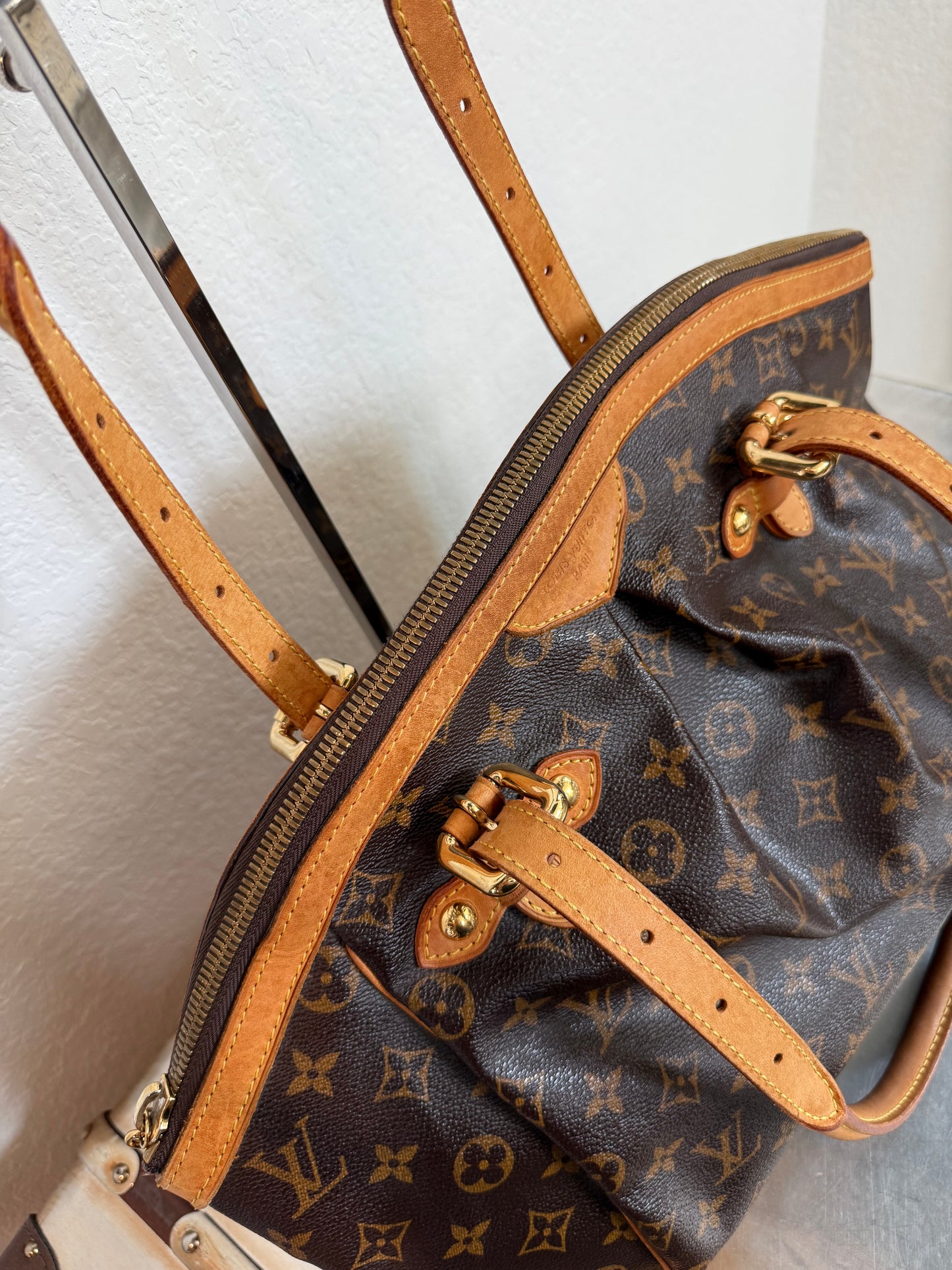 Pre-owned Authentic Louis Vuitton Tivoli GM Monogram Shoulder Bag