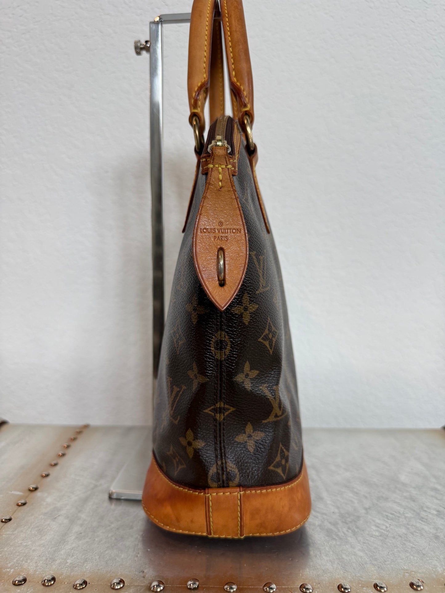 Pre-owned Authentic Louis Vuitton Lockit PM Monogram Handbag