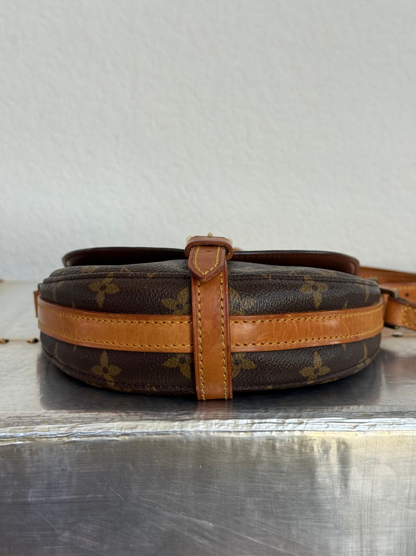 Pre-owned Authentic Louis Vuitton Chantilly PM Monogram Crossbody Bag