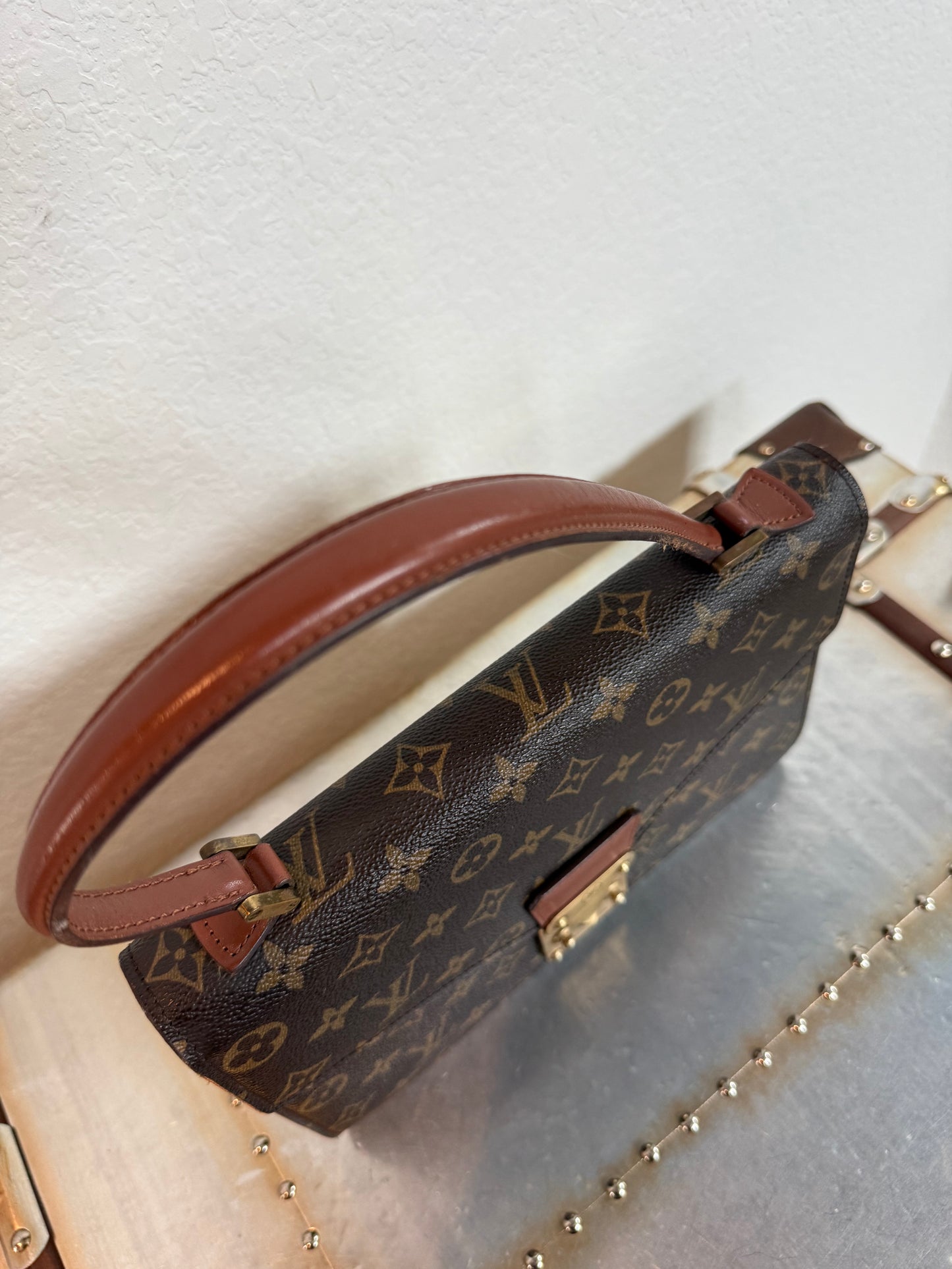 Pre-owned Authentic Louis Vuitton Concorde Monogram Handbag