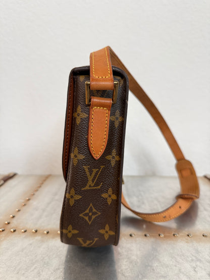 Pre-owned Authentic Louis Vuitton Saint Cloud GM Monogram Crossbody Bag