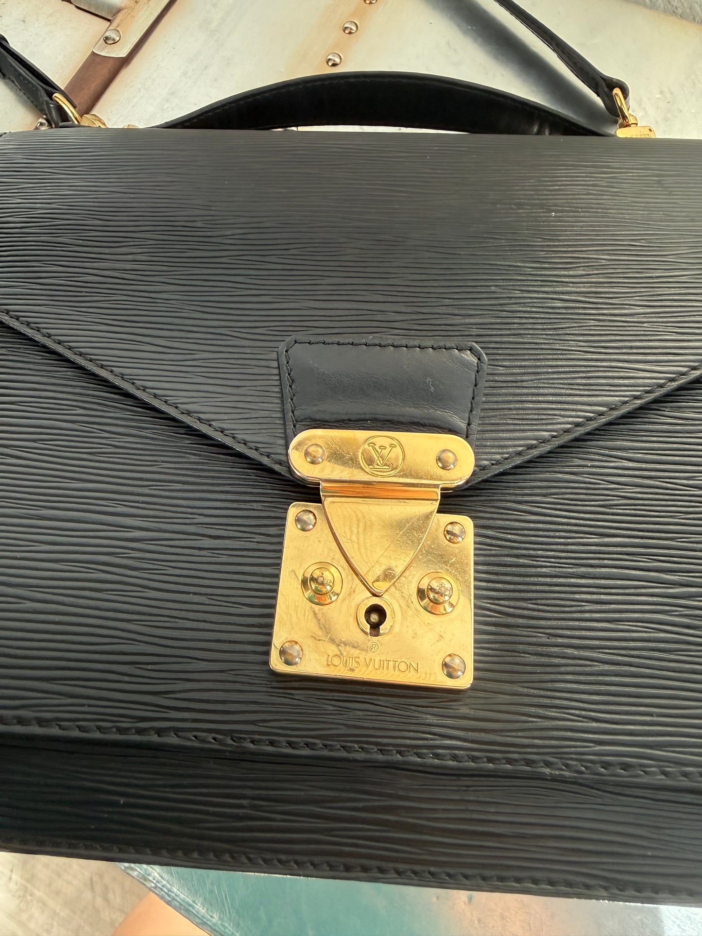 Pre-owned Authentic Louis Vuitton Monceau Epi Black Shoulder / Crossbody Bag