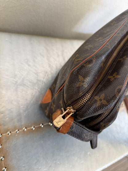 Pre-owned Louis Vuitton Nile PM Monogram Shoulder Bag/ Crossbody Bag