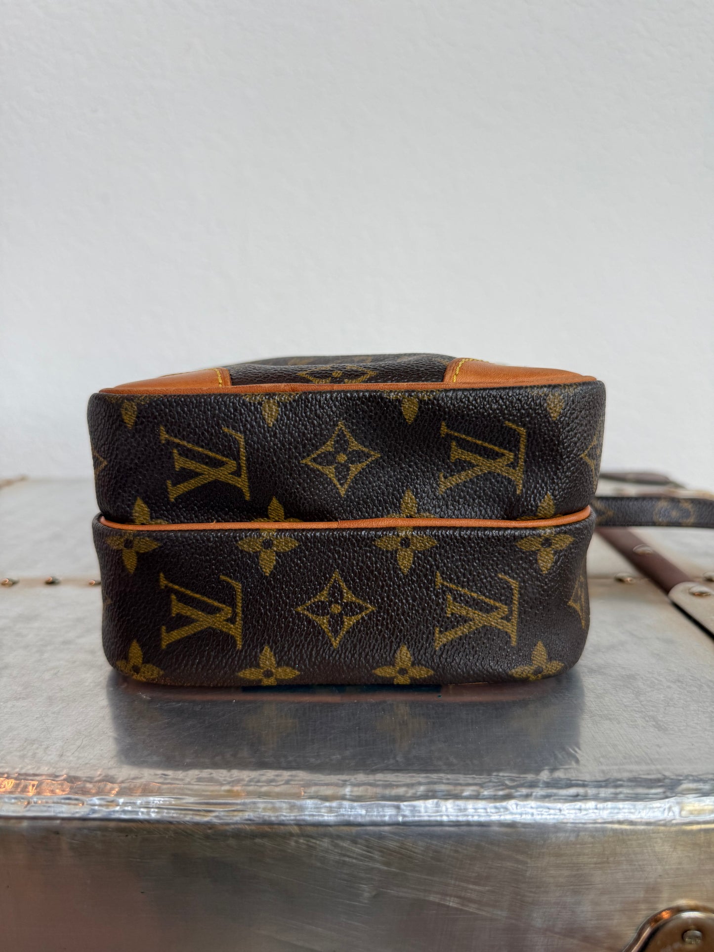 Pre-owned Authentic Louis Vuitton Amazon Monogram Crossbody Bag