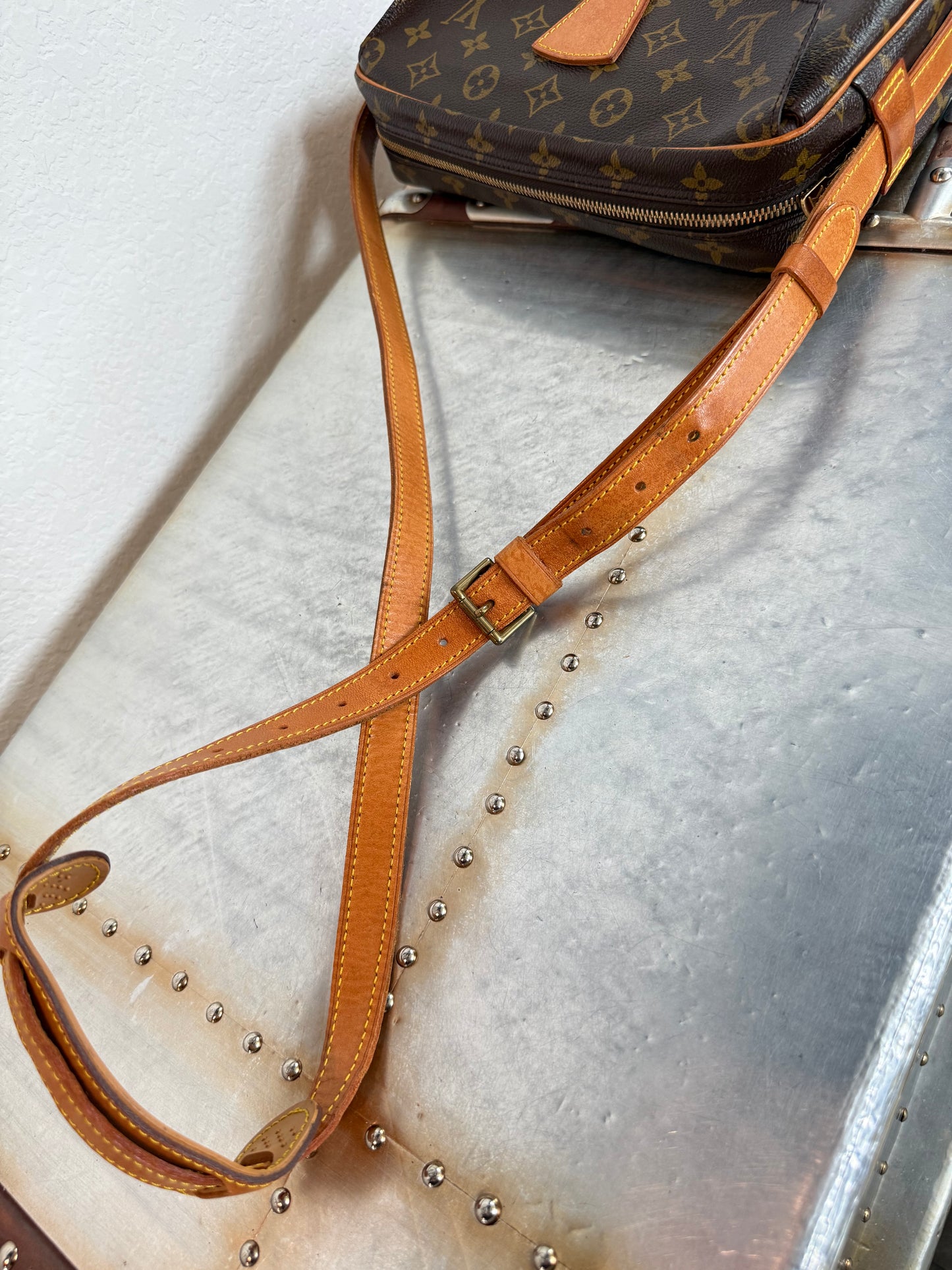 Pre-owned Authentic Louis Vuitton Jeune Fille GM Monogram Crossbody Bag