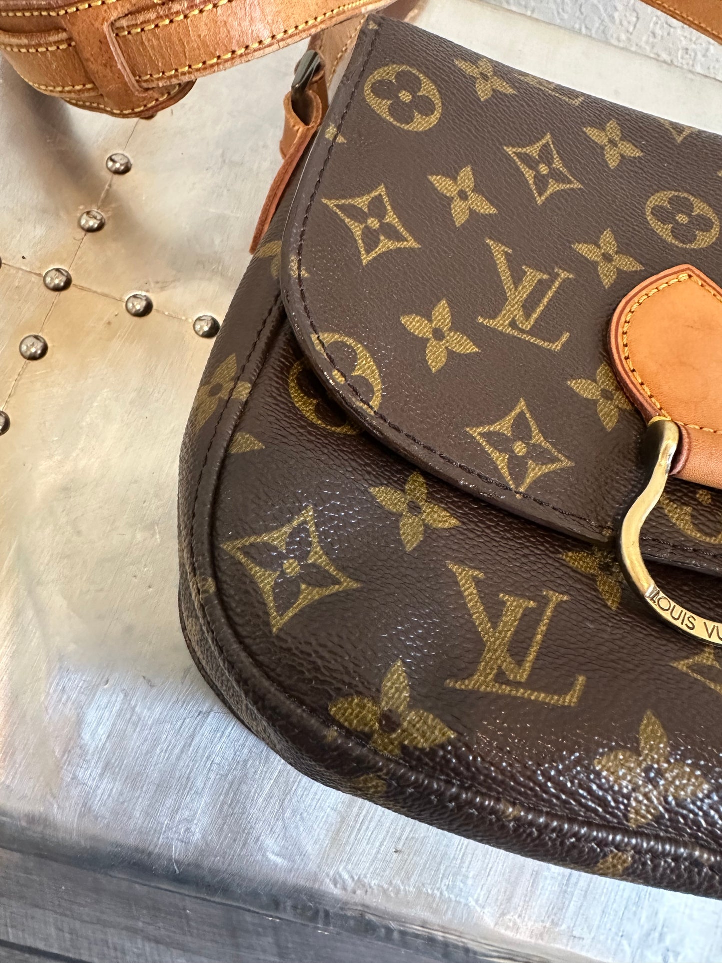 Pre-owned Authentic Louis Vuitton Saint Cloud MM Monogram Shoulder / Crossbody Bag