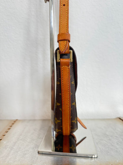 Pre-owned Authentic Louis Vuitton Chantilly MM Monogram Crossbody Bag