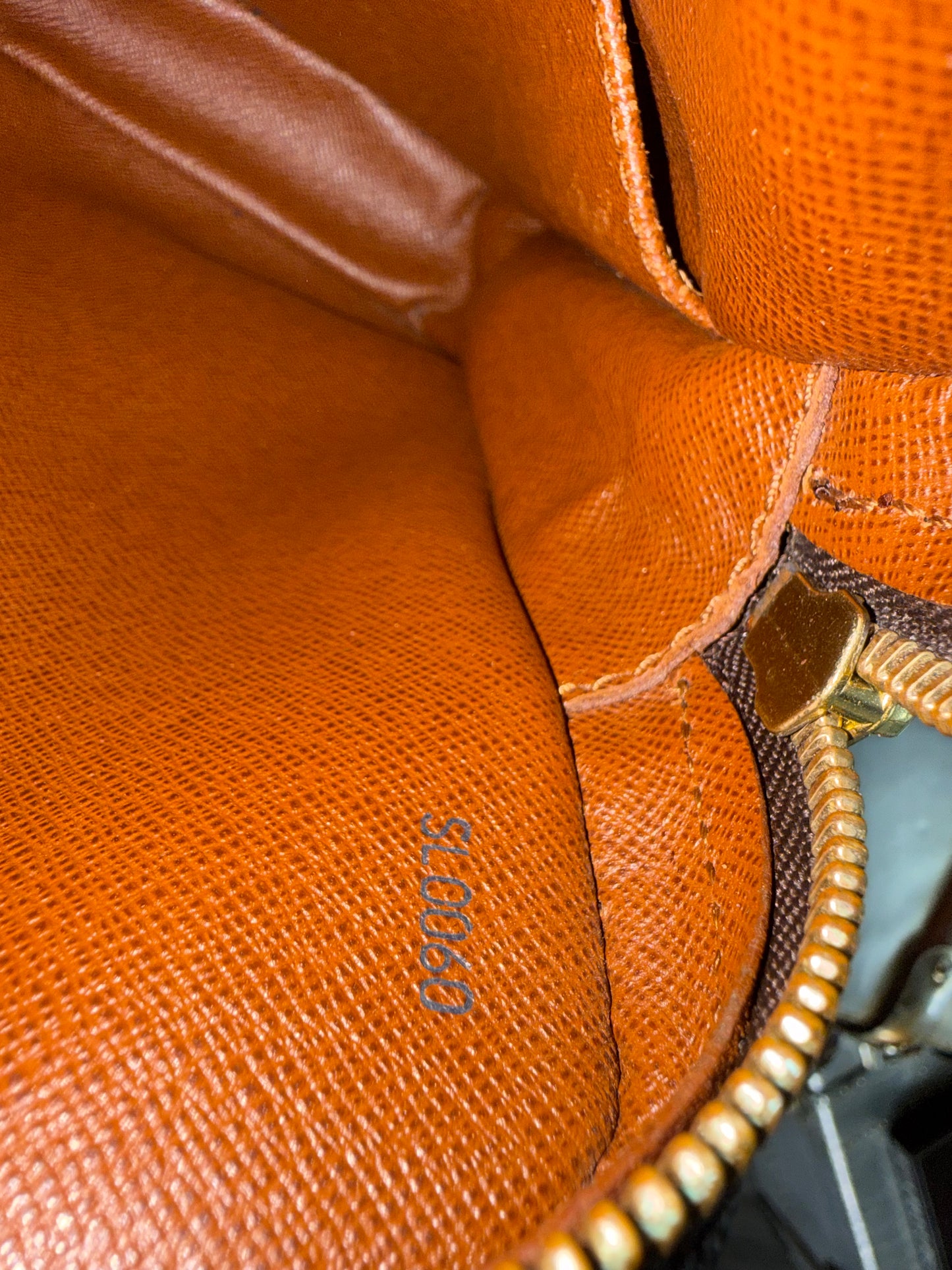 Pre-owned Authentic Louis Vuitton Danube Monogram Crossbody Bag