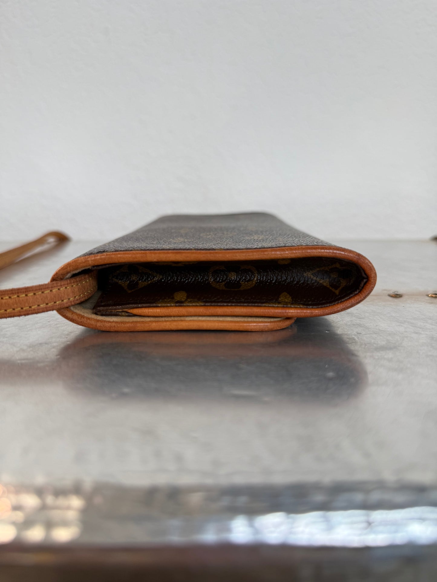 Pre-owned Authentic Louis Vuitton Pochette Twin GM Monogram Shoulder Bag